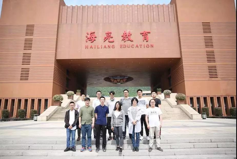 1555984506592420XM8d.jpg 4.jpg